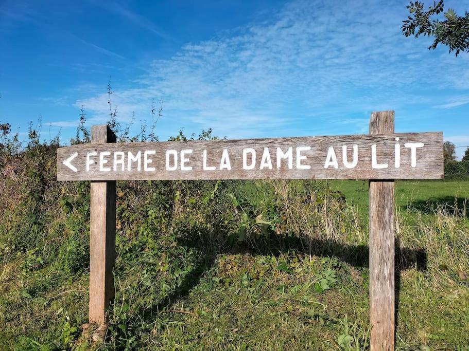 Gite à la ferme de la dame au lit Momignies Esterno foto